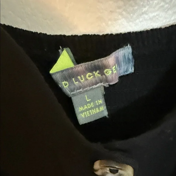 Good Luck Gem Black thin straps button down front pocket on the sides - Picture 4 of 5